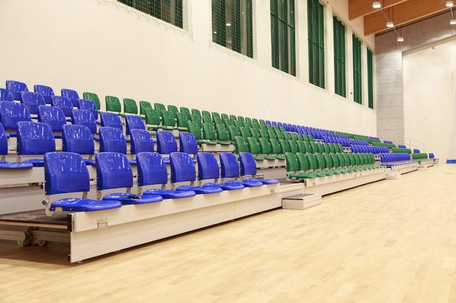 AUSZIEHBARE PODESTE – TELESKOPTRIBÜNE (1)