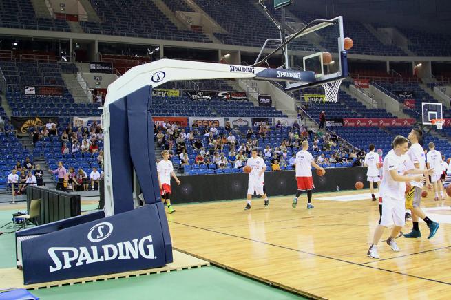 PROFESSIONELLE MOBILE BASKETBALLANLAGE 3,25 M (1)